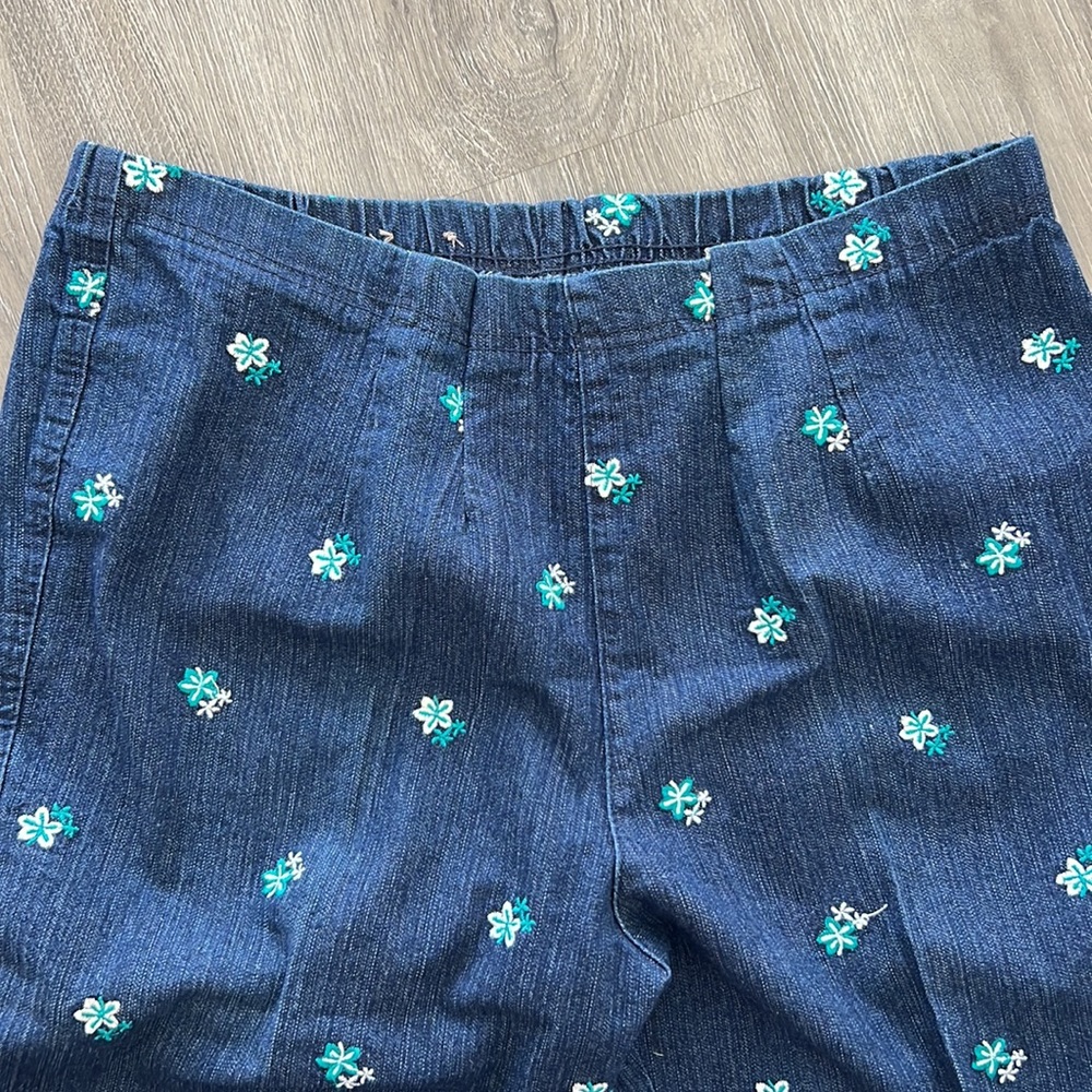 Capris - Picture 2 of 4
